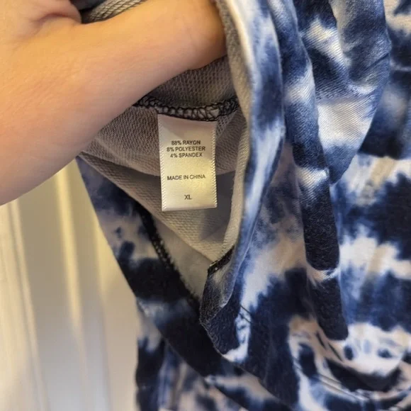 Koolaburra Navy and White Tie-Dye Hoodie XL - Picture 5 of 5